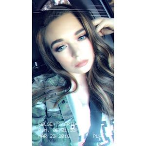 Meet your Posher, Kelsey